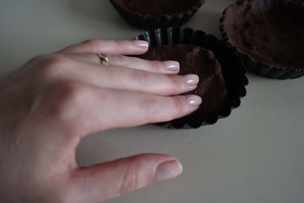 Mini-tarte intinderea aluatului
