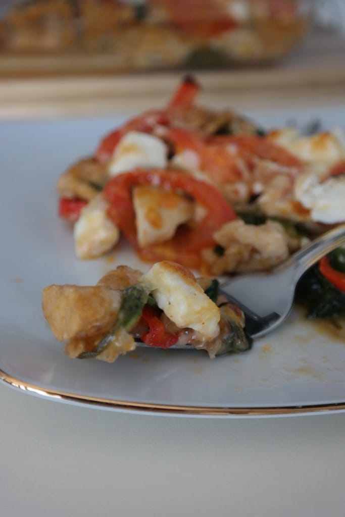 Piept de pui cu legume la cuptor, cu urda si cascaval