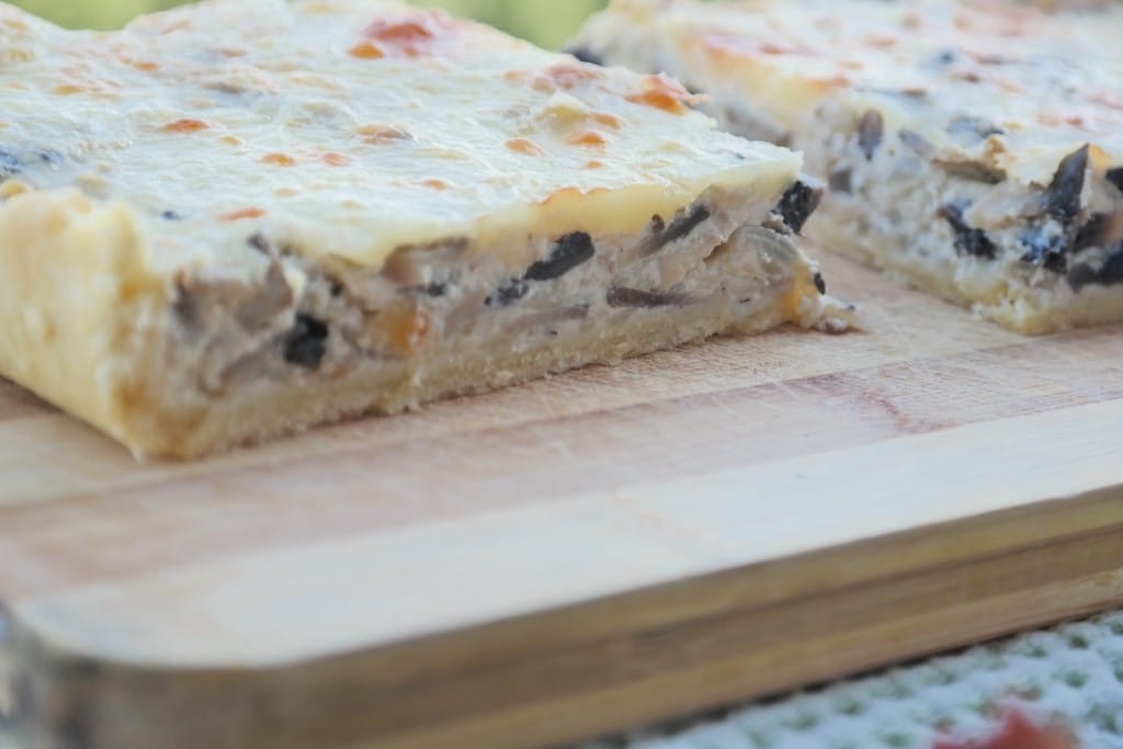 Mushrooms and cheese tart
