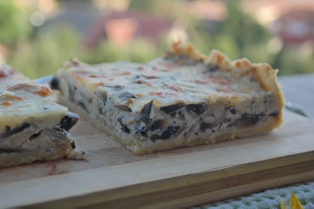 Tarta cu ciuperci, ricotta si cascaval