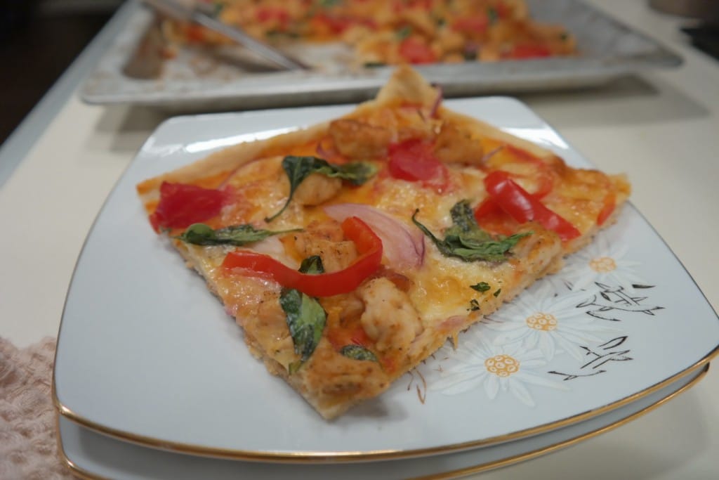 Pizza pollo with spinach