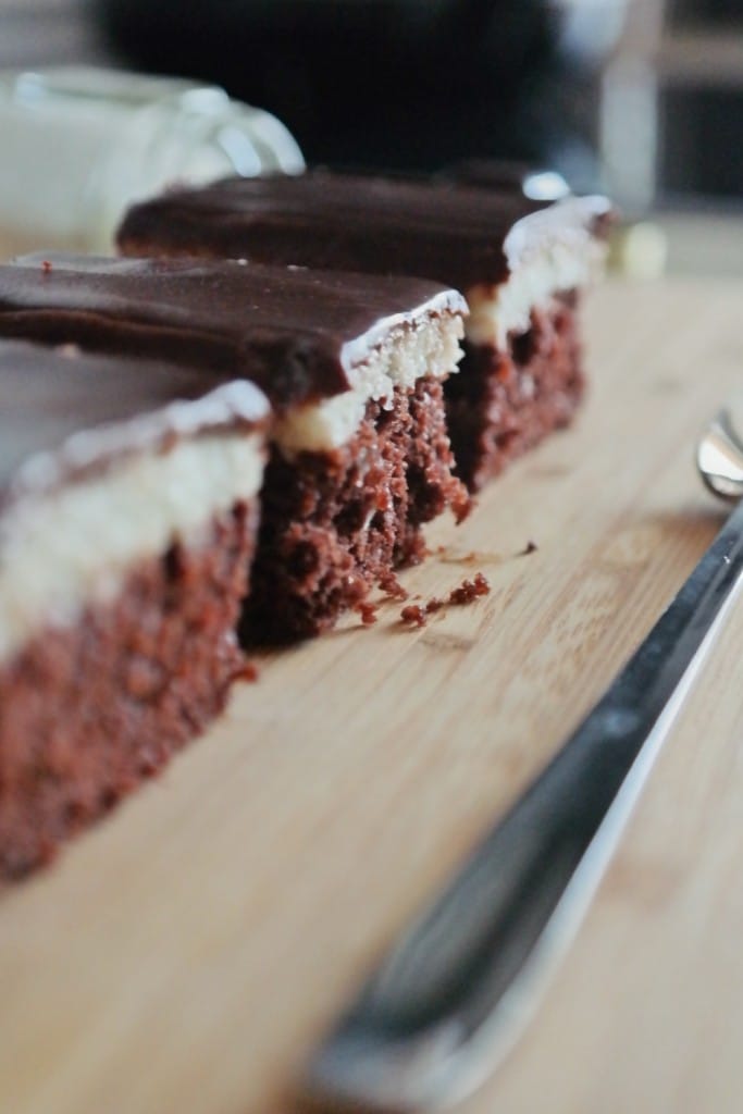Bounty bars cake