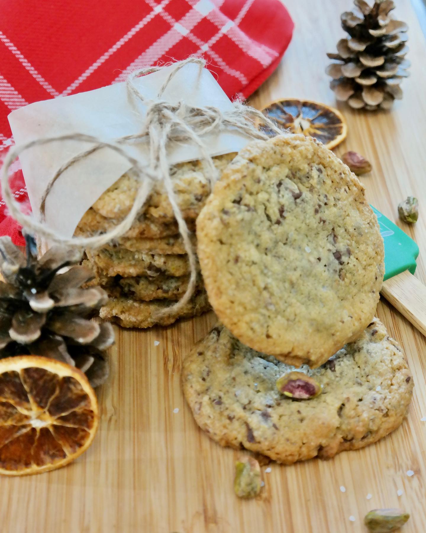Christmas baking 👩‍🍳Pistachio and chocolate chip cookies 🍪🍪🍪
.
.
.
.
#bake #baking #homebaking #homebaker #homebaked #chocolate #chocolatechipcookies #christmas #christmasbaking #cookies #bakersgonnabake #bakerenthusiast #instagood #food #dessert #foodblog #foodblogger #bakinglove #ilovebaking