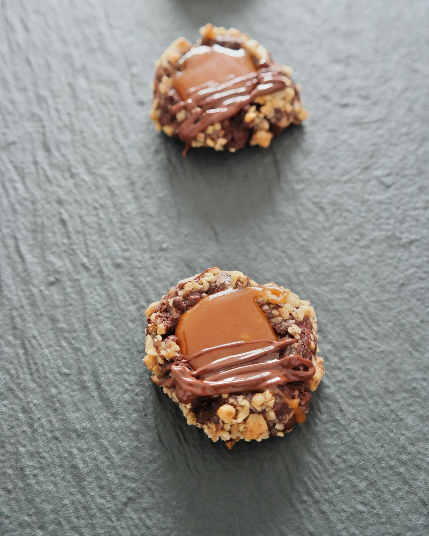 Chocolate, walnut and caramel cookie bites π
New recipe on my blog, link in profile π
.
.
.
.
.
#baking #bake #homebaking #homebaked #homebaker #recipes #chocolate #chocolatelover #brownie #recipeoftheday #food #foodphotography #caramel #desserts #dessert #dessertlover #instagood #foodblogger #foodblog #cookies #yummy #yum