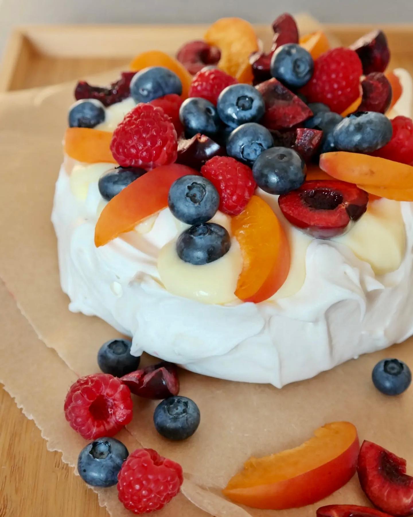 Start the weekendβs baking with a beautiful and delicious pavlova π₯°ππ©βπ³
β¨New recipe on the blogβ¨ more photos on my blog, link in profile π
.
.
.
.
#baking #bake #homebaking #homebaked #pavlova #pavlovacake #cake #freshfruit #dessert #desserts #meringue #ilovebaking #bakinglove #food #foodblogger #foodblog #instagood #picoftheday #foodphotography