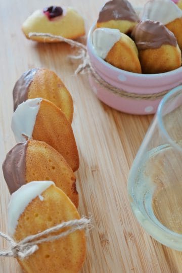 Sour-cherry medeleines