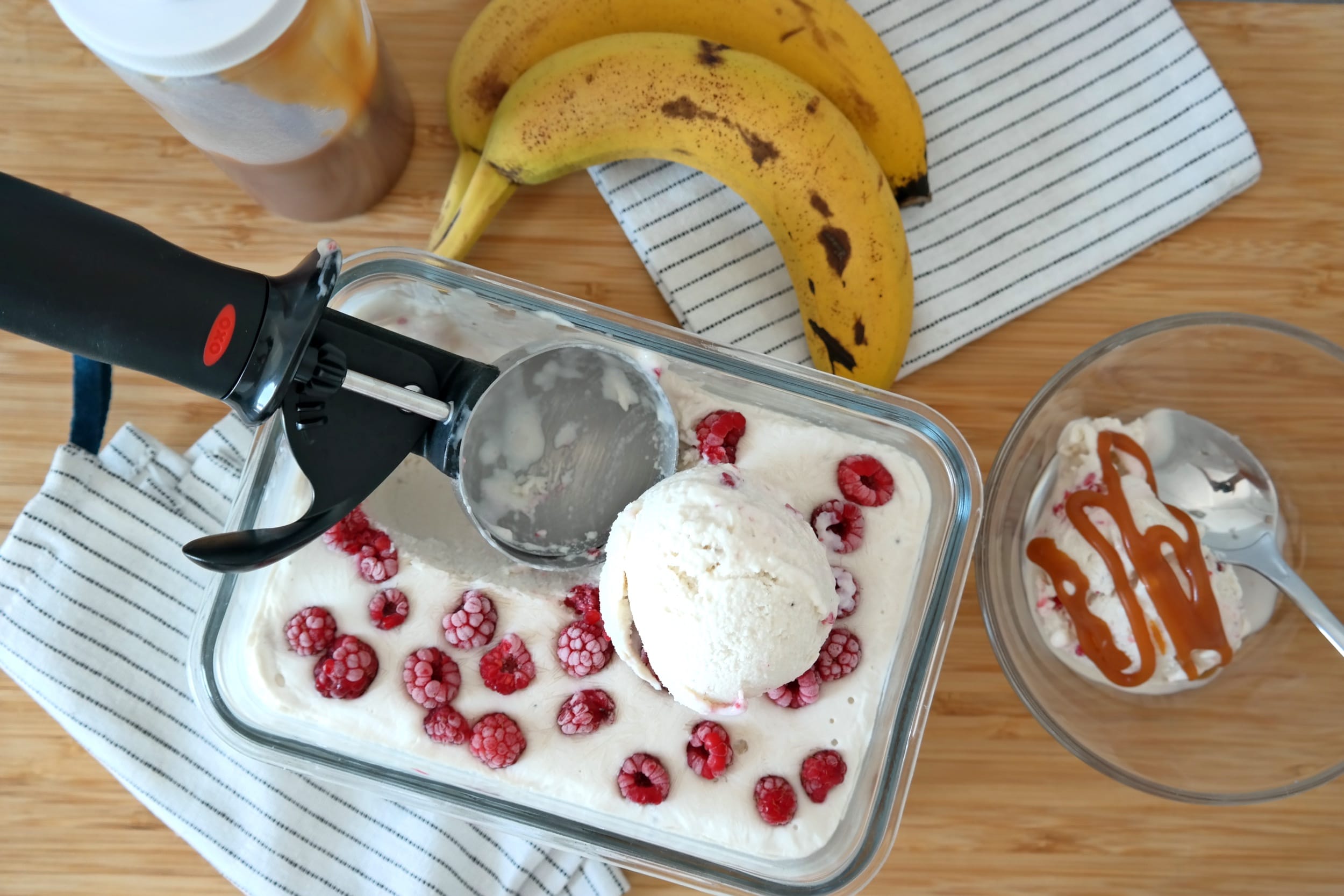 Homemade banana frozen yogurt recipe with raspberry