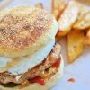 English muffins recipe: Sandwich presentation