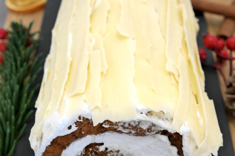 Ruladă de Turtă Dulce cu Mascarpone și Ciocolată Albă - Rețetă de Crăciun