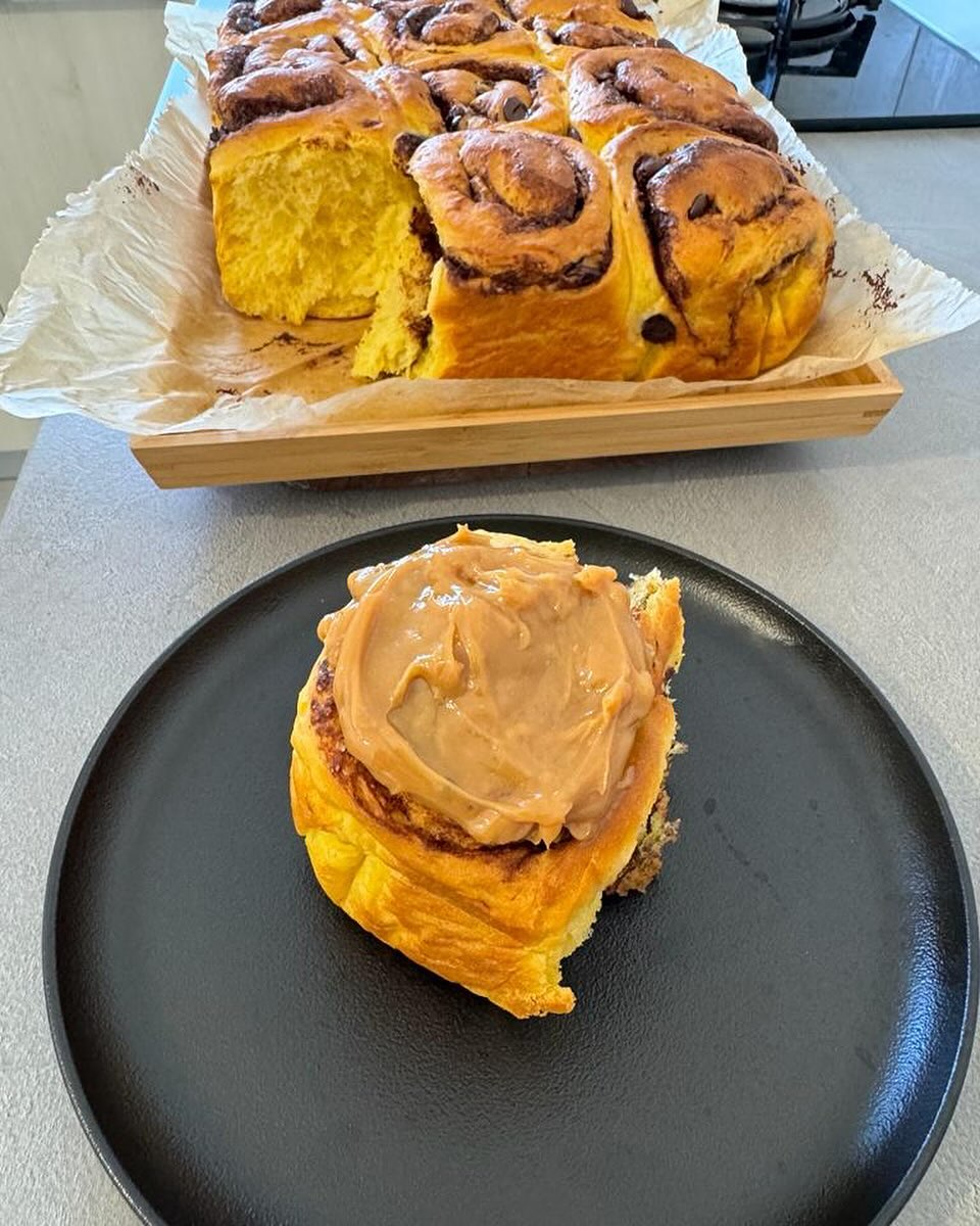 Pumpkin π cinnamon buns with homemade dulce de leche π
.
.
.
.
#baking #bake #homebaking #homebaked #ilovebaking #bakinglove #bakingtime #caramel #cinnamoroll #chocolatechip #bakerenthusiast #bakersgonnabake #fallbaking #foodblogger