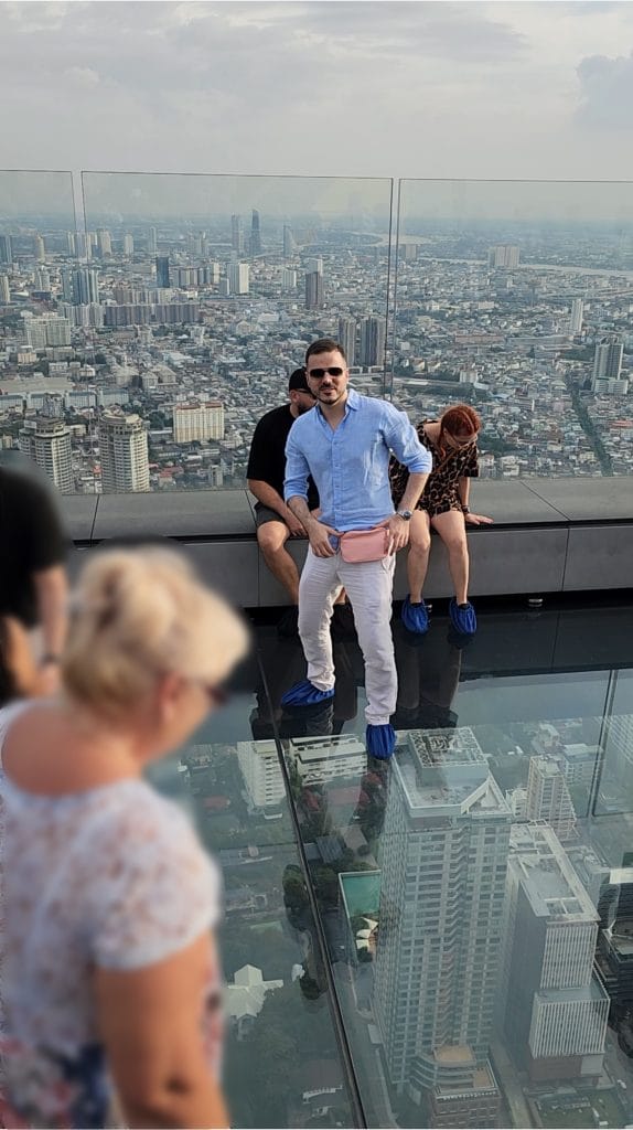 Bangkok - Pe terasa de sticla de la Mahanakhon Rooftop