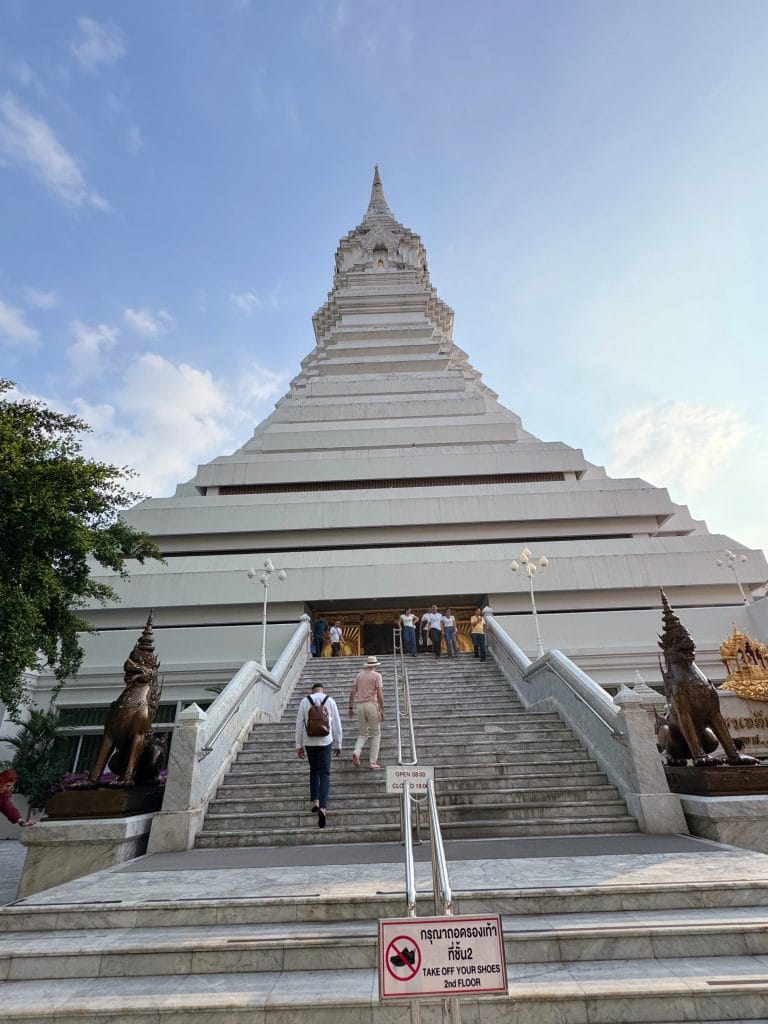 Bangkok - Templul Wat Paknam Phasi Charoen