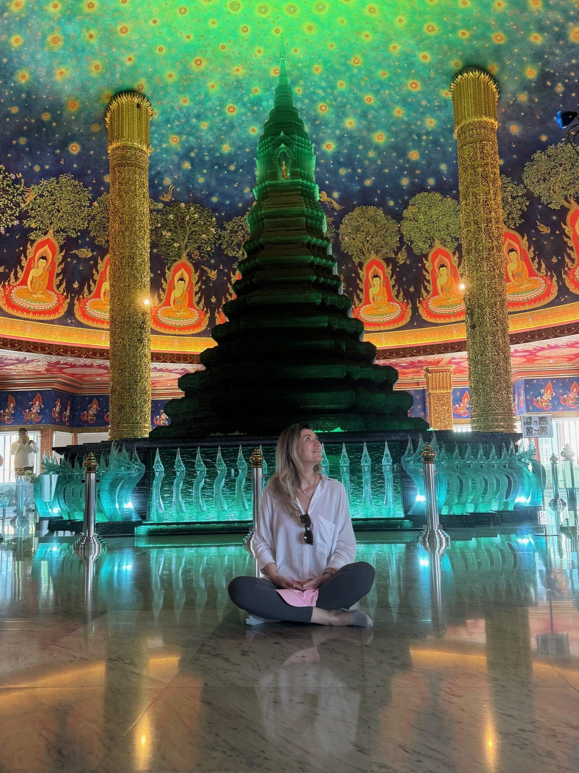 Bangkok - Interiorul Templului Wat Paknam Phasi Charoen