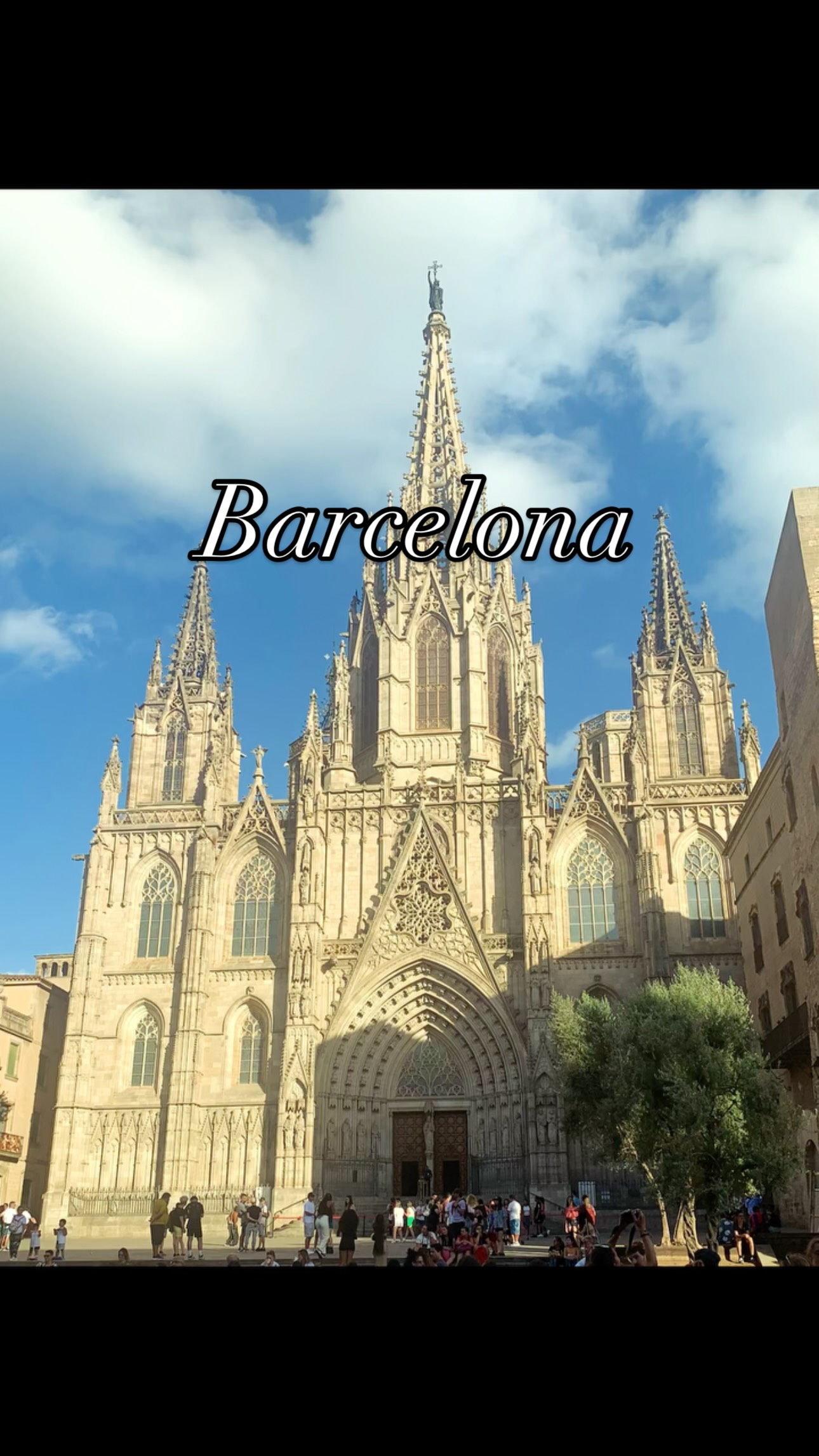 [EN] Barcelona through our eyes! 🇪🇸 From the charm of Ciutat Vella to the crazy crowds on La Rambla 😅, this city gave us a bit of everything. All the details are now on the blog (Link in Bio). 🗺️
https://www.loredanaarion.ro/en/barcelona-city-break/[RO] Barcelona prin ochii nostri! 🇪🇸 De la farmecul din Ciutat Vella pana la aglomeratia obositoare de pe La Rambla 😅, orasul asta ne-a oferit de toate. Toate detaliile sunt acum pe blog (Link in Bio). 🗺️
https://www.loredanaarion.ro/city-break-barcelona/.
.
.
.
#Barcelona #Travel #Explore #Wanderlust #InstaTravel