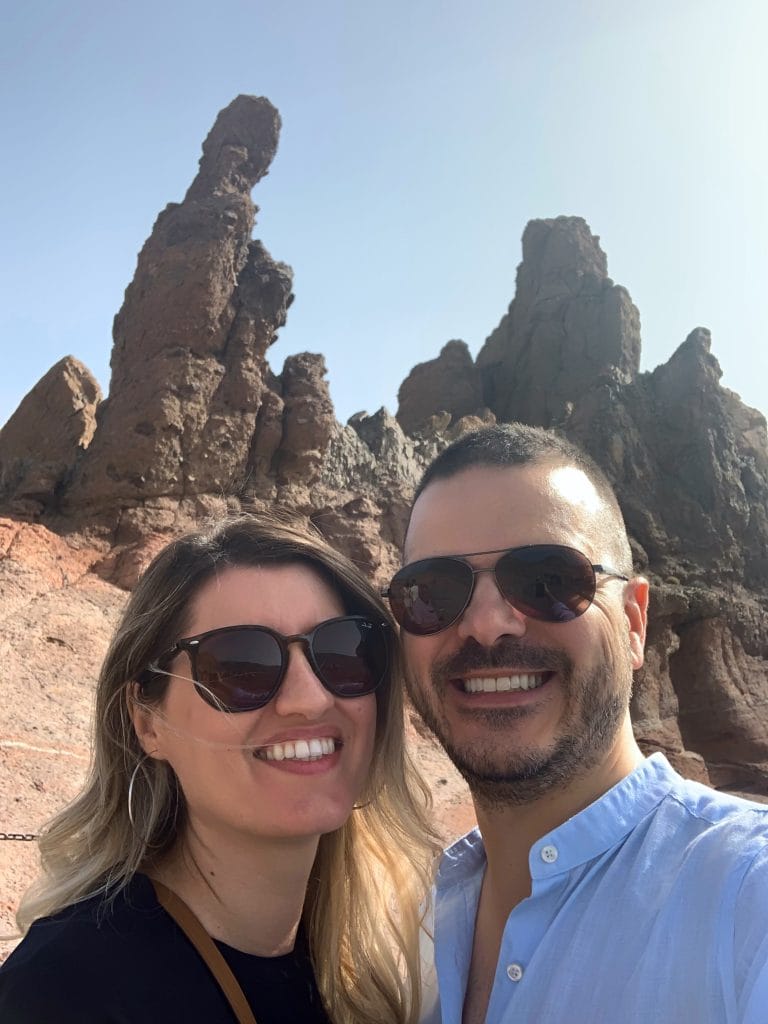 Selfie la stancile vulcanice spectaculoase din Parcul National Teide, Tenerife