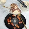 Inghetata proteica din branza cottage cu caramel sarat de curmale si nuci pecan