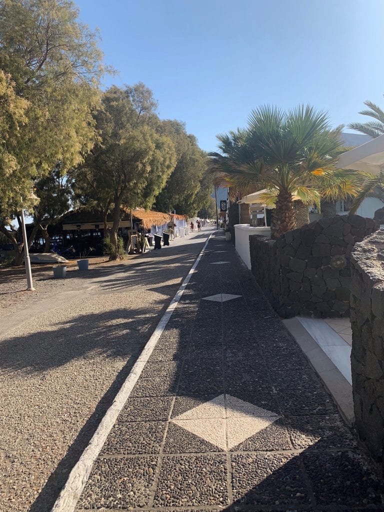 Faleza pietonala din Kamari, Santorini
