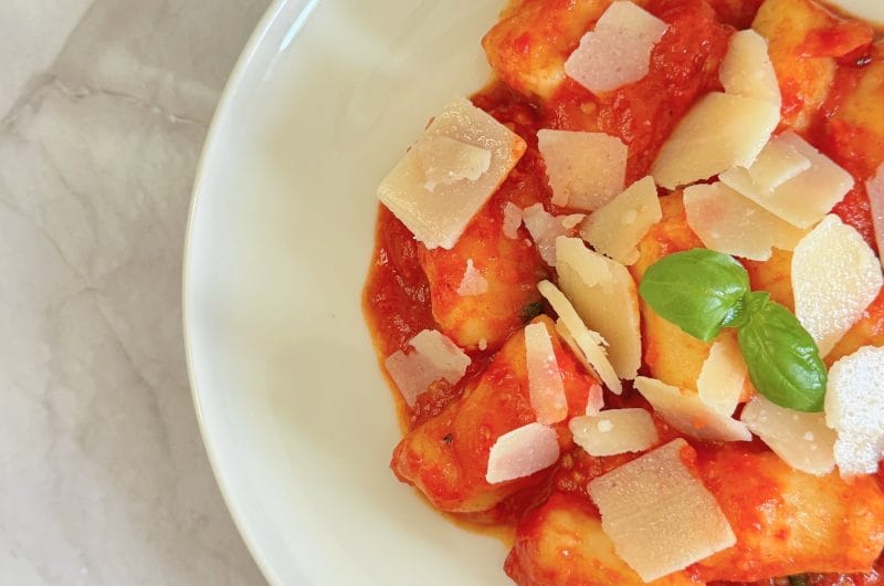 Gnocchi cu Sos de Roșii – Rețetă de Gnocchi de Casă Pufoși