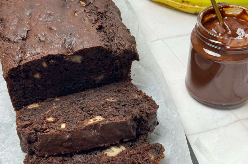 Chec cu Banane și Ciocolată – Rețetă cu Ganache de Ciocolată