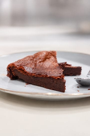 Slice of 2-ingredient Nutella cake