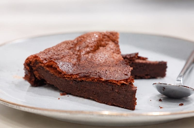 2-Ingredient Nutella Cake – Quick & Easy Recipe